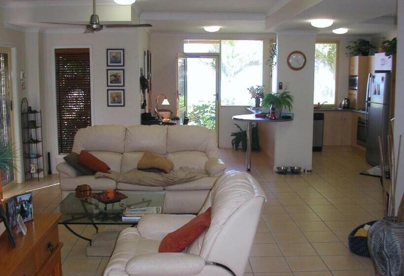 מוטל Rose Bay Resort