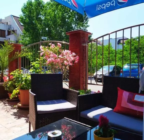 Majatalo Adri Guest House