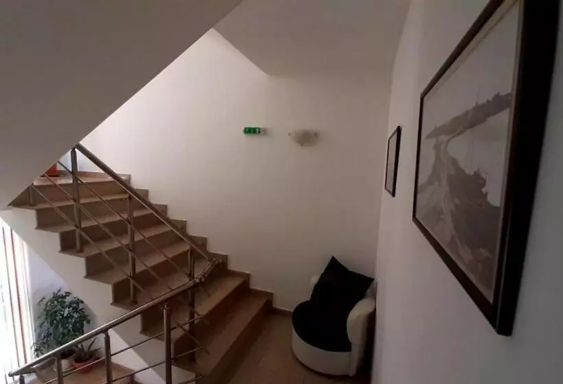 Majatalo Adri Guest House