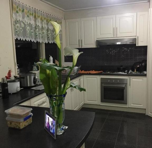 Пансион Doncaster Westfield Home Stay