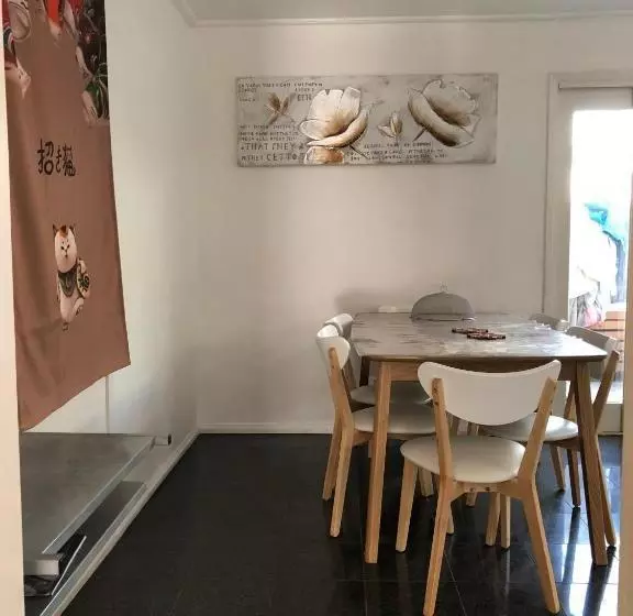 پانسیون Doncaster Westfield Home Stay