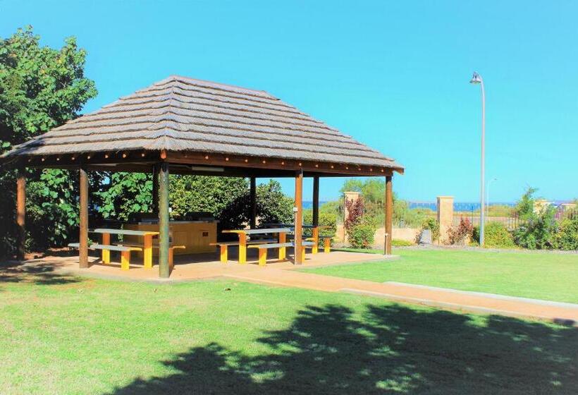 Курорт Samson Beach Chalets