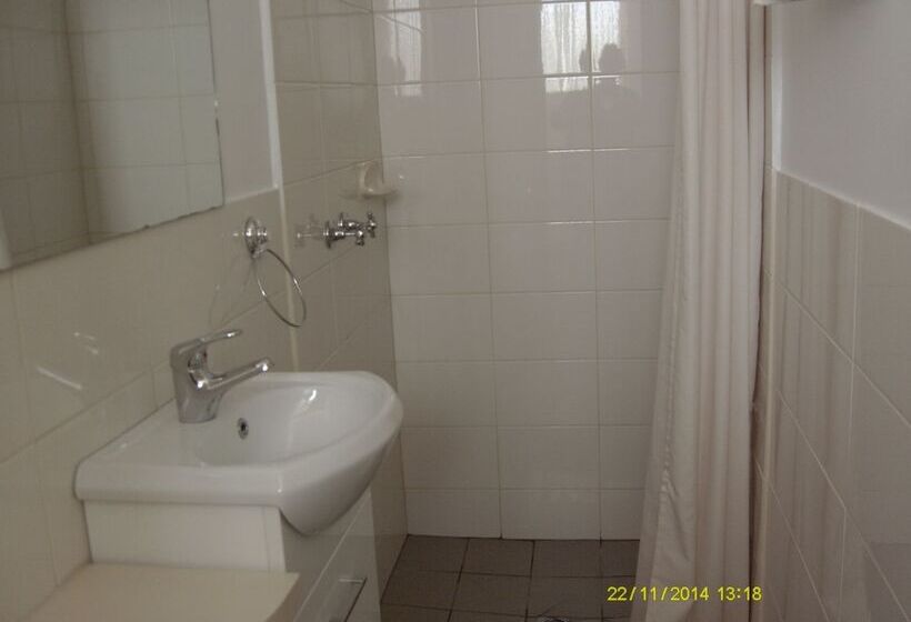 Travellers Rest Motel