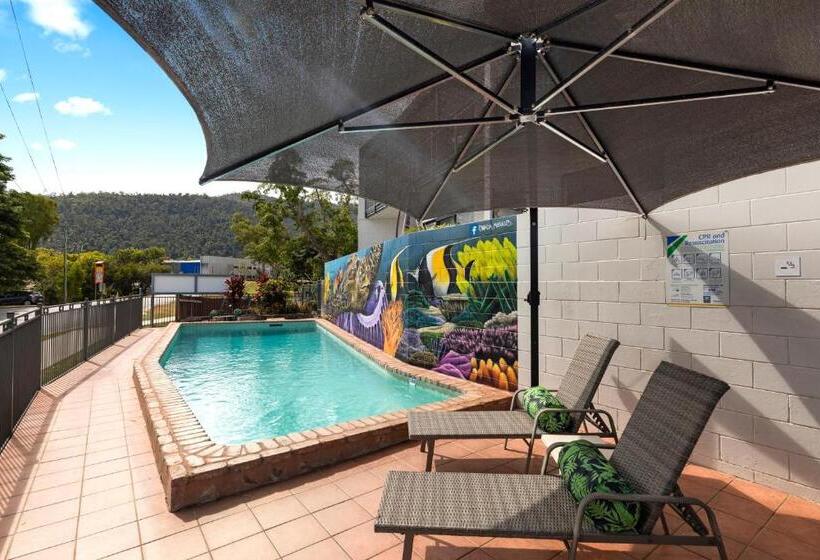 Whitsunday Waterfront Apartments