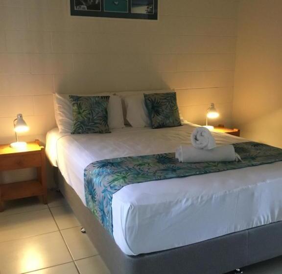 Whitsunday Waterfront Apartments