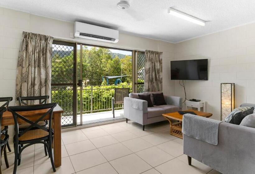 Whitsunday Waterfront Apartments