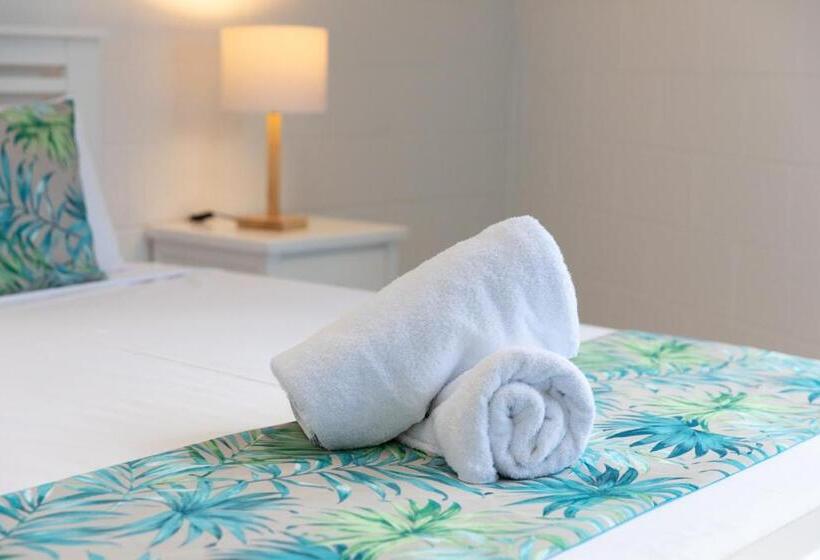 Whitsunday Waterfront Apartments