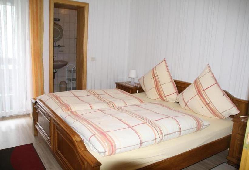 הוסטל Weinfelderhof