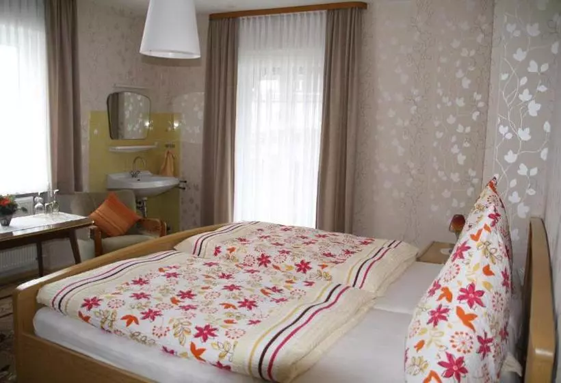 ユースホステル Weinfelderhof