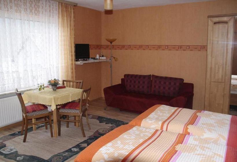 הוסטל Weinfelderhof