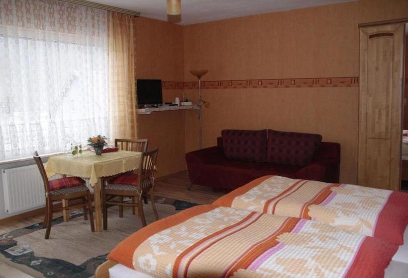 הוסטל Weinfelderhof