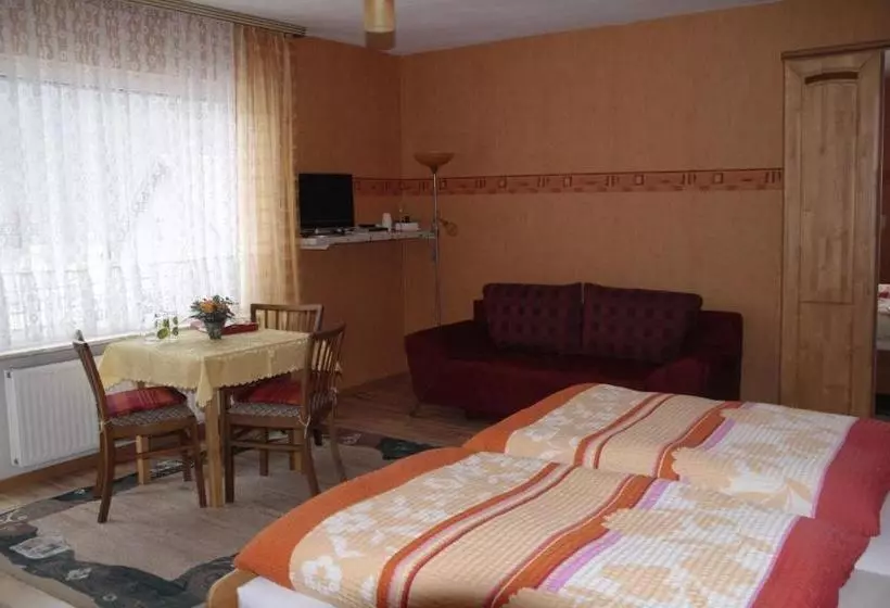 ユースホステル Weinfelderhof