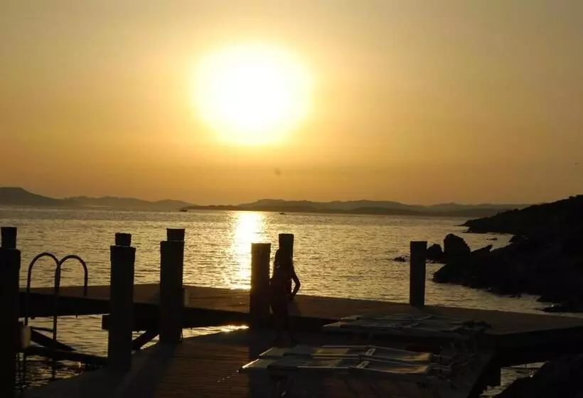 Dahu Porto Cervo 3 Camere 2 Bagni Sulla Spiaggia Cala Del Faro