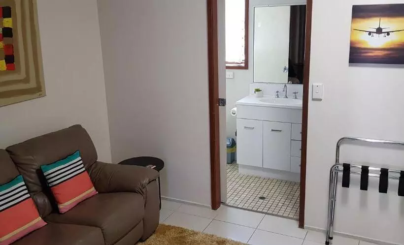 Gold Coast Airport Motel   Only 300 Meters To Airport Terminal