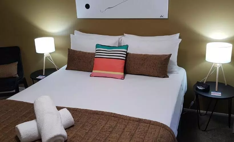 Gold Coast Airport Motel   Only 300 Meters To Airport Terminal