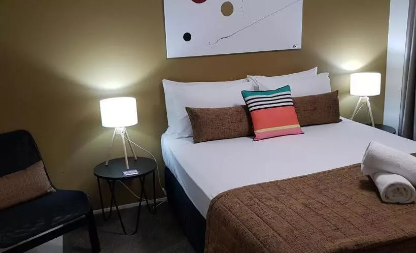 Gold Coast Airport Motel   Only 300 Meters To Airport Terminal