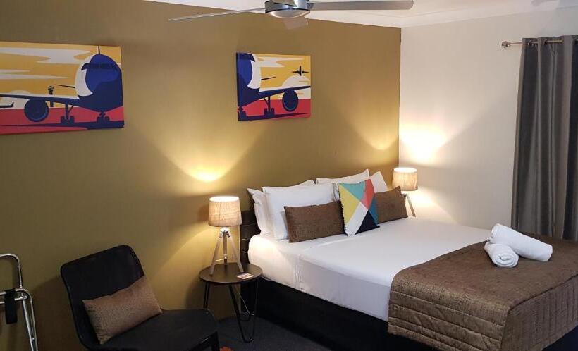 Gold Coast Airport Motel   Only 300 Meters To Airport Terminal