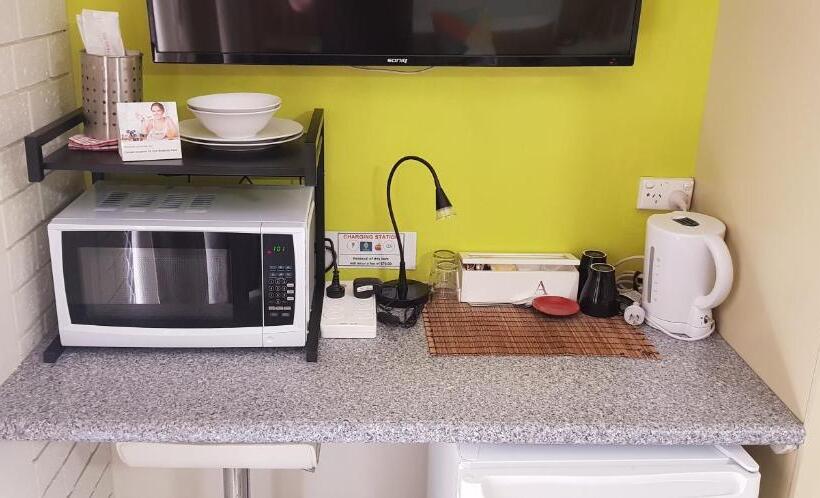 Gold Coast Airport Motel   Only 300 Meters To Airport Terminal