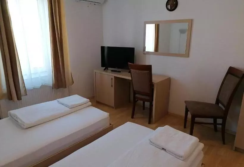 هتل Casa La Fayette