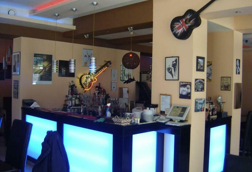 בית מלון כפרי Central Park Family