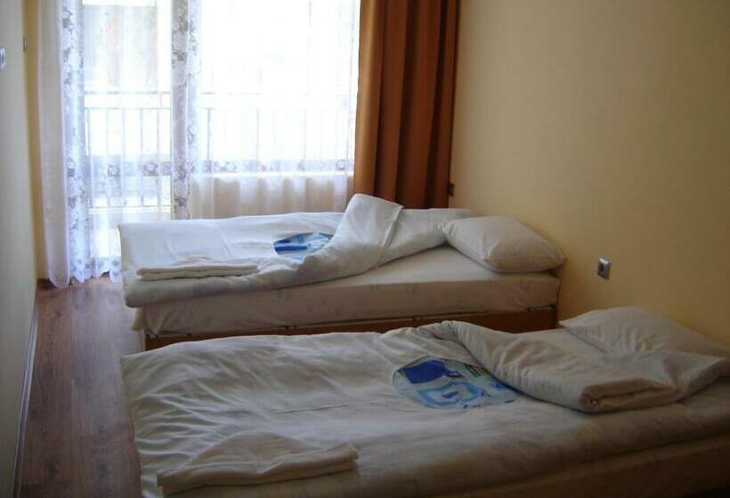 בית מלון כפרי Central Park Family