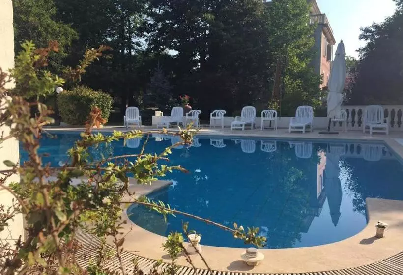 هتل Gioia Garden