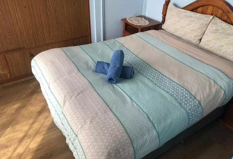 Lake Front Motel