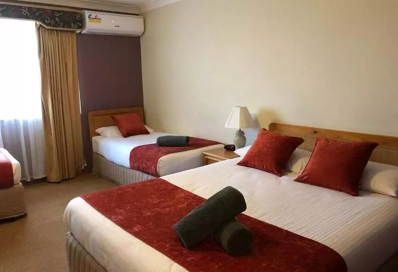 モーテル Highlands Motor Inn