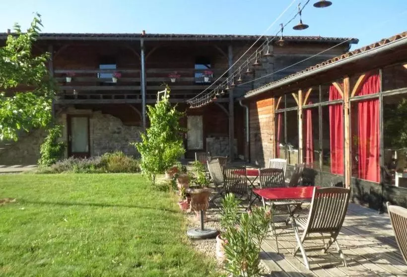 ペンション La Pierre Folle Chambres D Hôtes