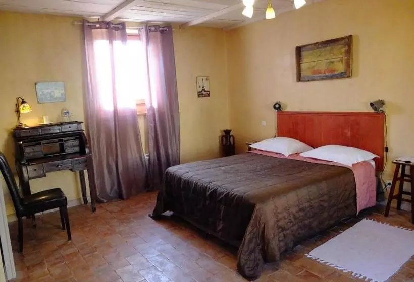 ペンション La Pierre Folle Chambres D Hôtes