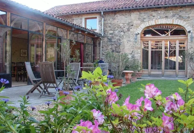 ペンション La Pierre Folle Chambres D Hôtes