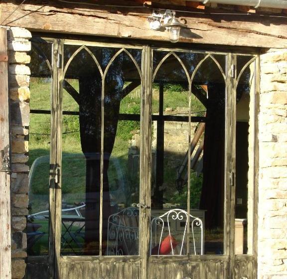 بنسيون La Pierre Folle Chambres D Hôtes