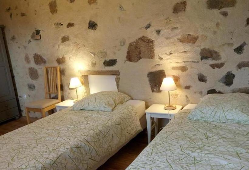 بنسيون La Pierre Folle Chambres D Hôtes