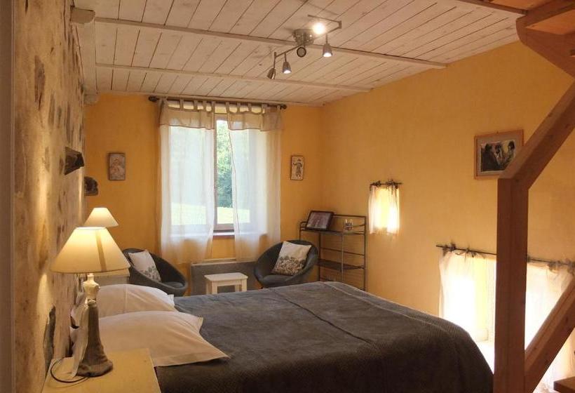 بنسيون La Pierre Folle Chambres D Hôtes