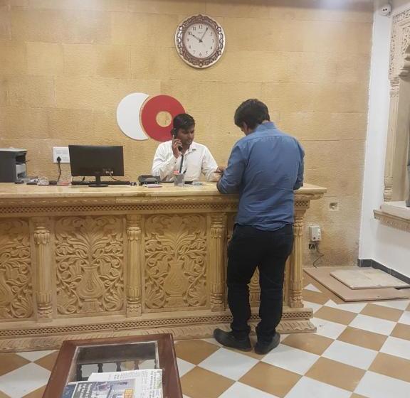 Hotell Capital O 61119 Surya Vilas