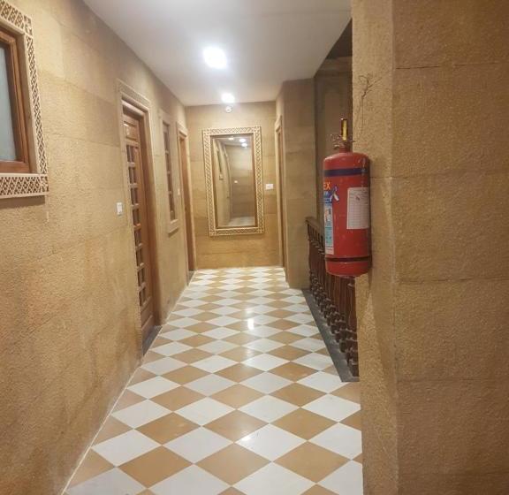 Hotell Capital O 61119 Surya Vilas