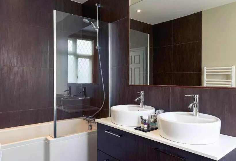 Hotelli Mercure Thame Lambert