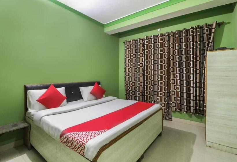 Hotel Oyo 61745 Delizia