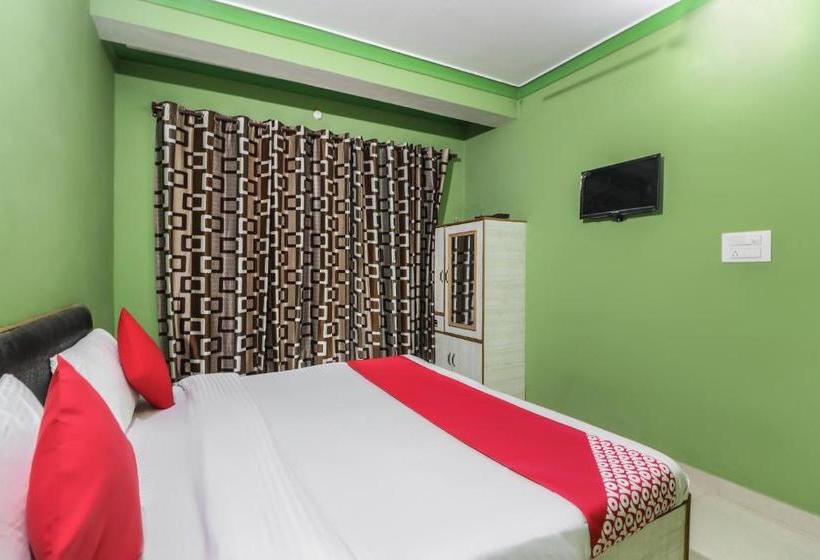 Hotel Oyo 61745 Delizia