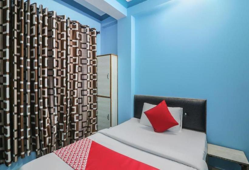 Hotel Oyo 61745 Delizia