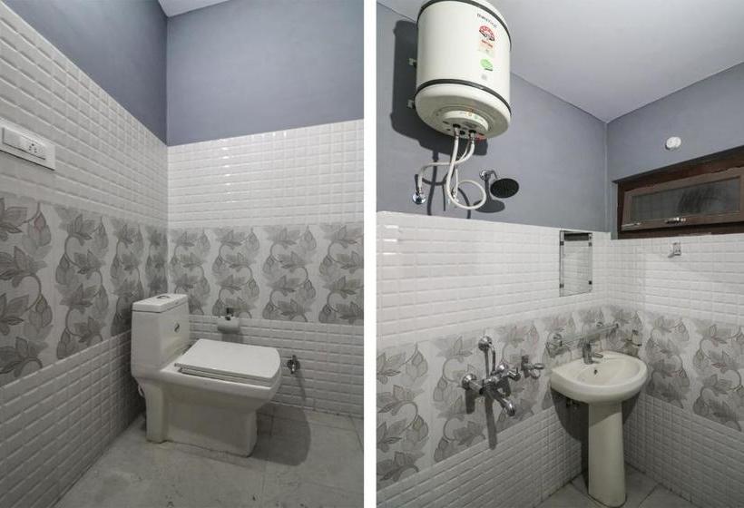 Hotel Oyo 61745 Delizia