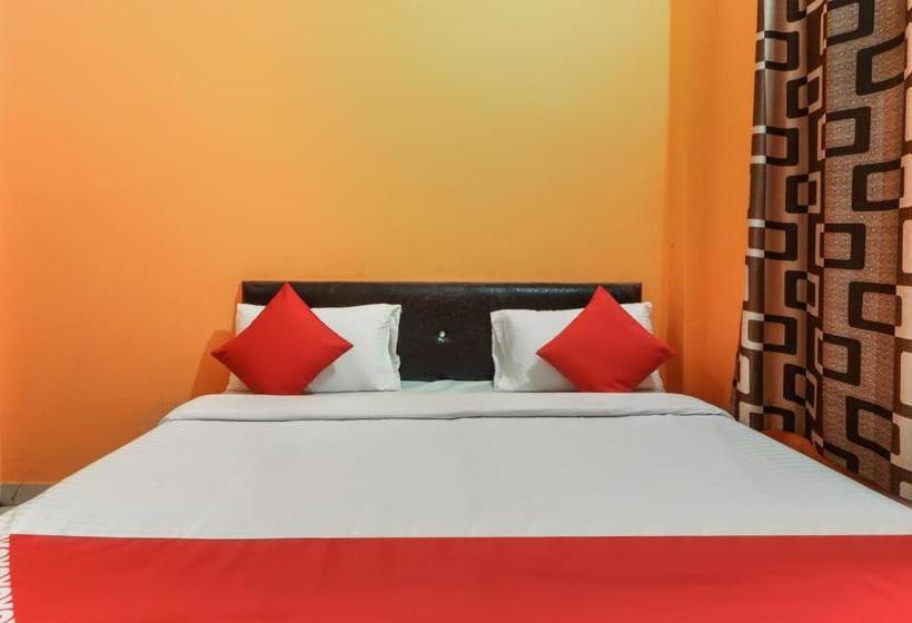 Hotel Oyo 61745 Delizia