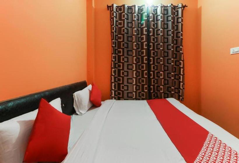 Hotel Oyo 61745 Delizia