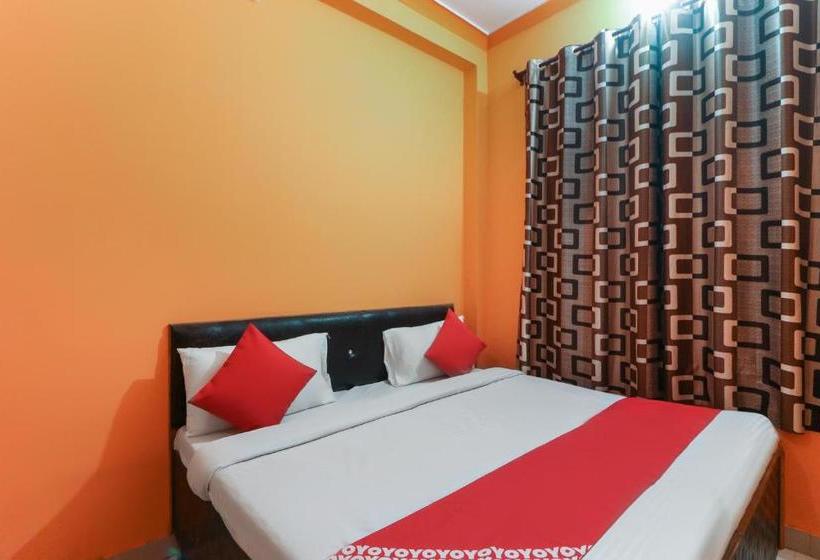 Hotel Oyo 61745 Delizia