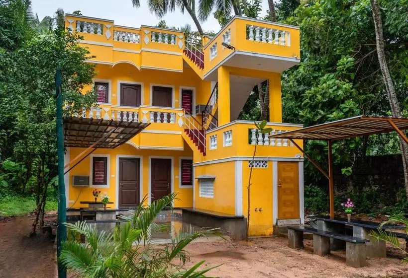 هتل Pavisha Farm House Swimming Pool