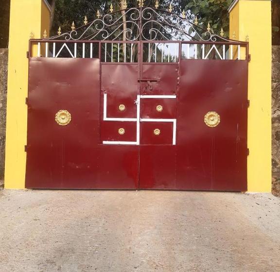 هتل Pavisha Farm House Swimming Pool