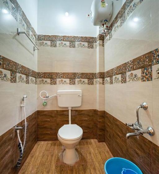 هتل Pavisha Farm House Swimming Pool