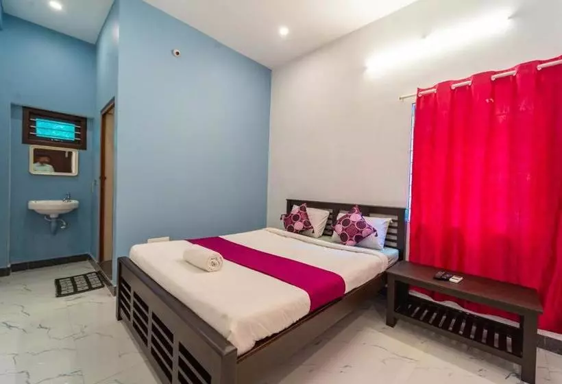 هتل Pavisha Farm House Swimming Pool