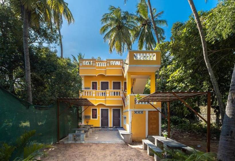 هتل Pavisha Farm House Swimming Pool