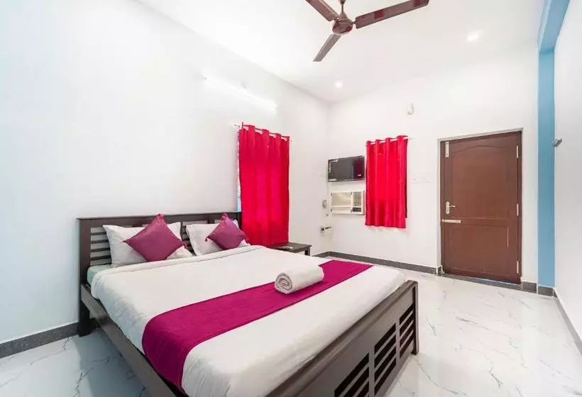 هتل Pavisha Farm House Swimming Pool